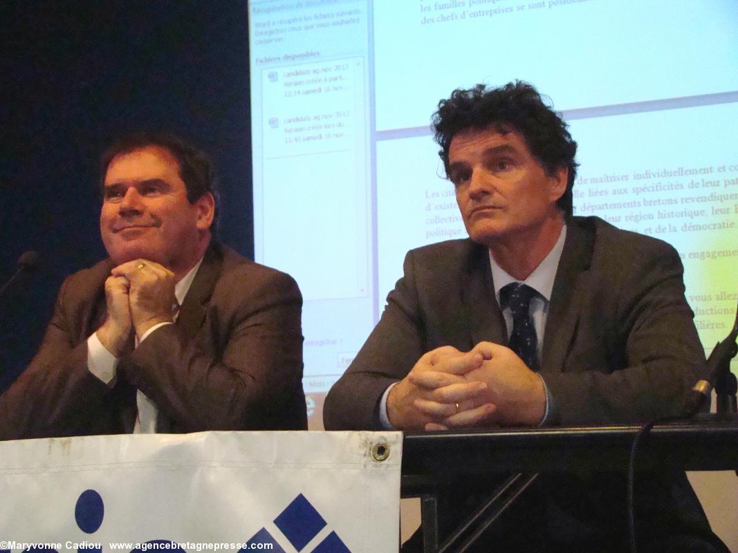 En début de soirée de cette longue et dense journée Christian Troadec et Paul Molac échangent avec la salle. AG 2013 de Bretagne Réunie. En début de soirée de cette longue et dense journée Christian Troadec et Paul Molac échangent avec la salle. AG 2013 de Bretagne Réunie.