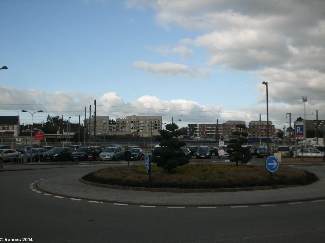 L'art de tourner en rond, dans le vide.