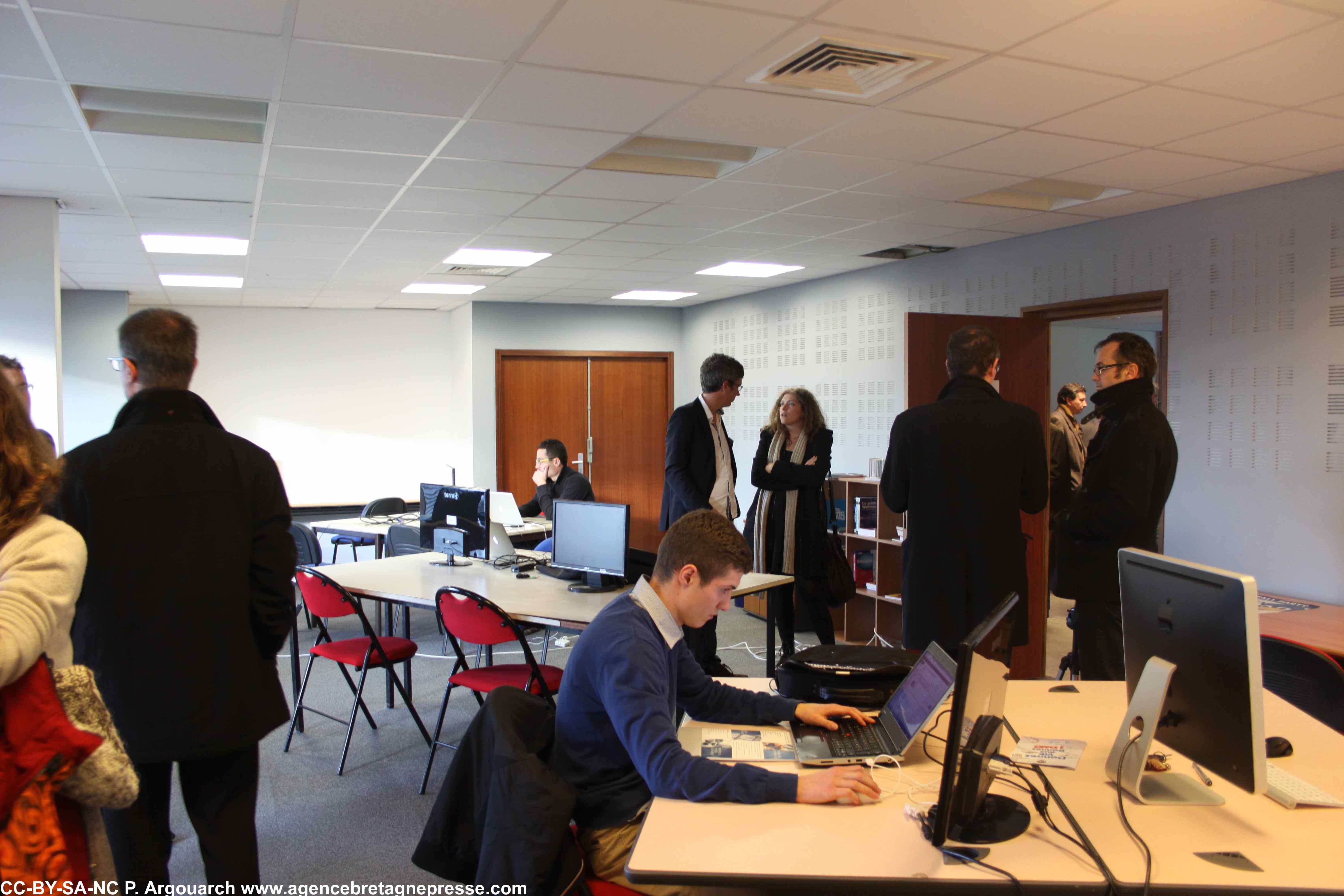 Cantine numérique de Cornouaille à Quimper- La salle decoworking.