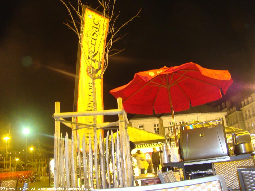 Le barbecue en terrasse (ph. dimanche soir 1er déc.). Le barbecue en terrasse (ph. dimanche soir 1er déc.).