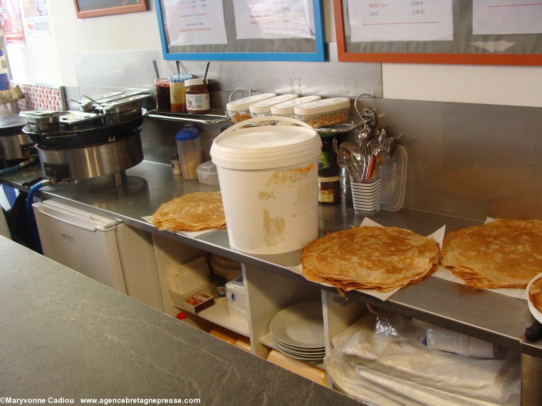 <i>Krampouezh Naoned</i> la boutique à Nantes. <i>Krampouezh Naoned</i> la boutique à Nantes.