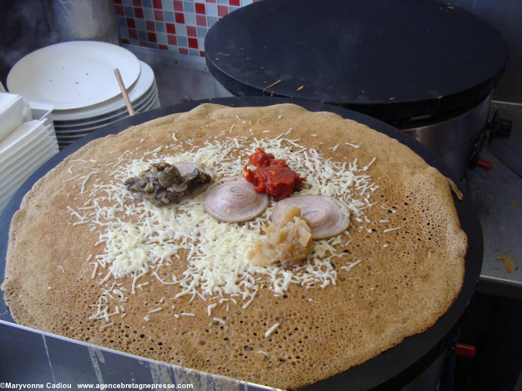 <i>Krampouezh Naoned</i> à Nantes. Ce sera le déjeuner de Bruno Le Borgne. <i>Krampouezh Naoned</i> à Nantes. Ce sera le déjeuner de Bruno Le Borgne.