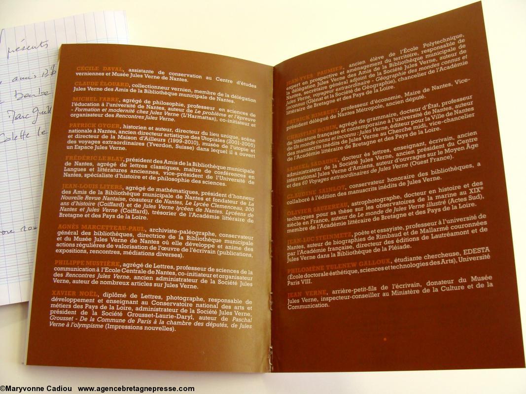 <i>Planète Jules Verne</i>, n° 1. La double page des auteurs. <i>Planète Jules Verne</i>, n° 1. La double page des auteurs.