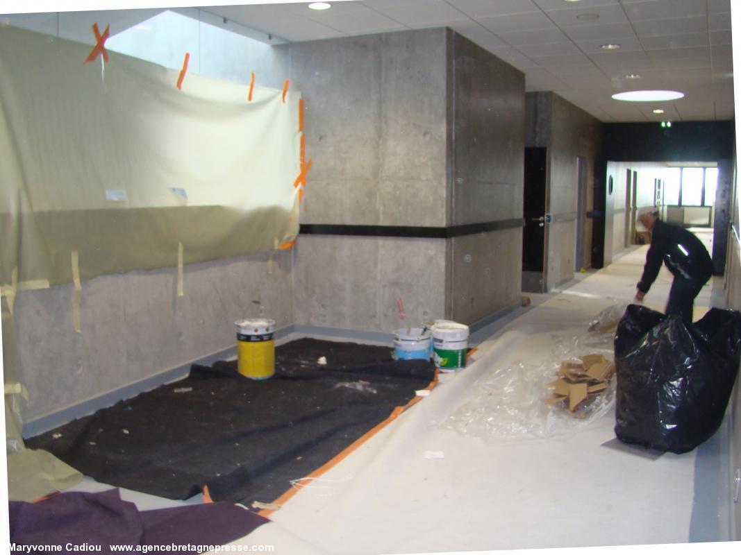 Un couloir au rez-de-chaussée... Collège Anne de Bretagne. Saint-Herblain. Un couloir au rez-de-chaussée... Collège Anne de Bretagne. Saint-Herblain.