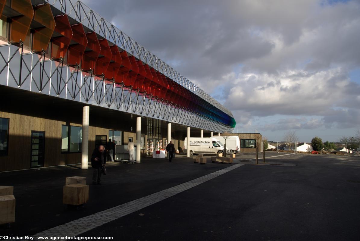Façade sud. Collège Anne de Bretagne. Saint-Herblain. Façade sud. Collège Anne de Bretagne. Saint-Herblain.