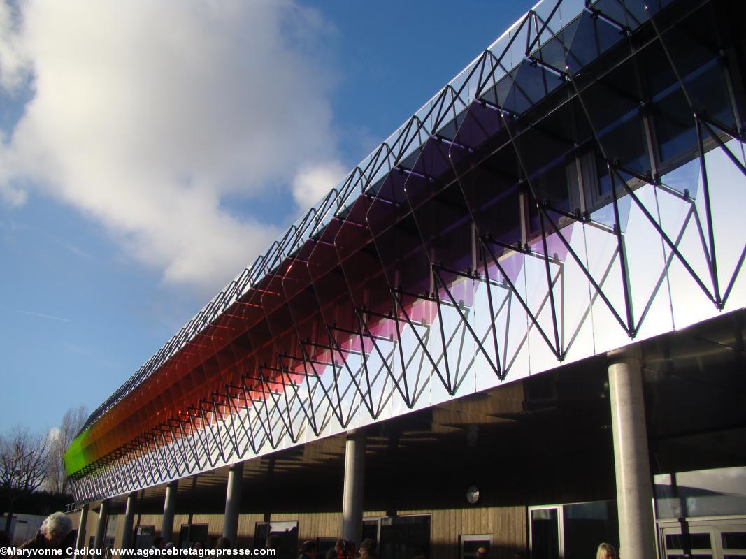 Collège Anne de Bretagne. Saint-Herblain. Façade sud. Aluminium poli.
Collège Anne de Bretagne. Saint-Herblain. Façade sud. Aluminium poli.