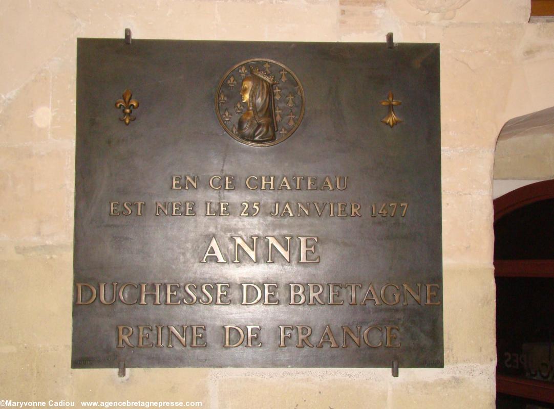 Dans le château des ducs de Bretagne, Anne est bien née le 25 janvier 1477. Dans le château des ducs de Bretagne, Anne est bien née le 25 janvier 1477.