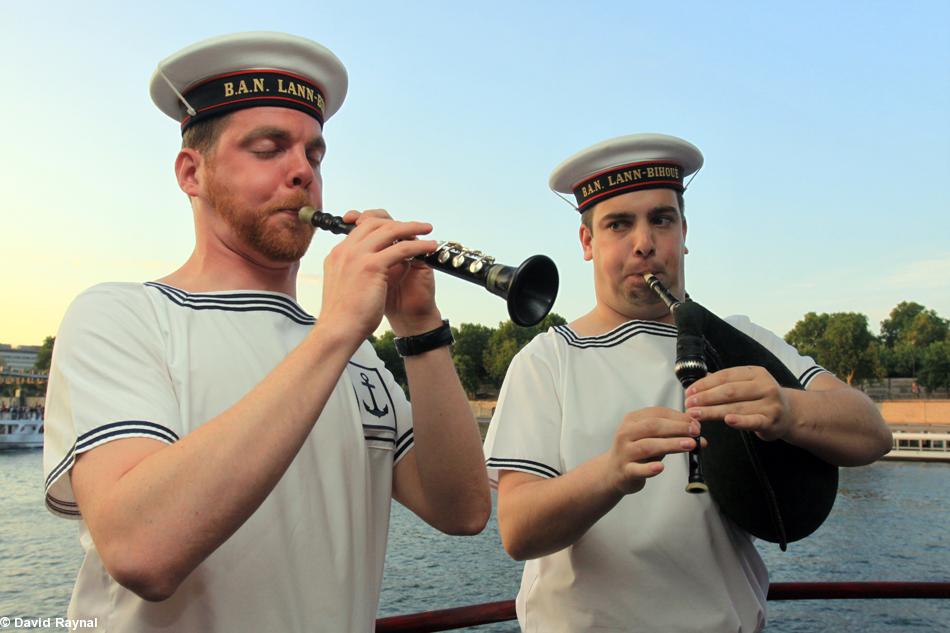 Le bagad de Lann Bihoué sera exceptionnellement associé au concert pour la date de Paris Bercy le 18 janvier. Le bagad de Lann Bihoué sera exceptionnellement associé au concert pour la date de Paris Bercy le 18 janvier.