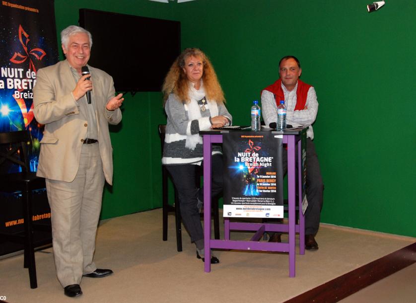 (Crédit photo David Raynal) La nouvelle tournée de la Nuit de la Bretagne a été dévoilée par son producteur Olivier Sévère (BVC Organisation) il y a quelques semaines à la Masion de la Bretagne, accompagné de Kaourintine Hulaud, vice-présidente de la Région Bretagne et de Philippe Chain, président de Paris Breton, partenaires de l’opération. (Crédit photo David Raynal) La nouvelle tournée de la Nuit de la Bretagne a été dévoilée par son producteur Olivier Sévère (BVC Organisation) il y a quelques semaines à la Masion de la Bretagne, accompagné de Kaourintine Hulaud, vice-présidente de la Région Bretagne et de Philippe Chain, président de Paris Breton, partenaires de l’opération.