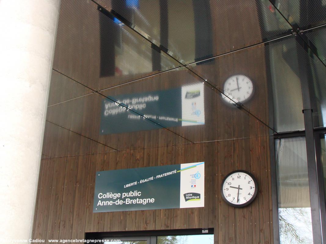 Collège Anne de Bretagne de Saint-Herblain. À la sortie vers 14 h. Collège Anne de Bretagne de Saint-Herblain. À la sortie vers 14 h.