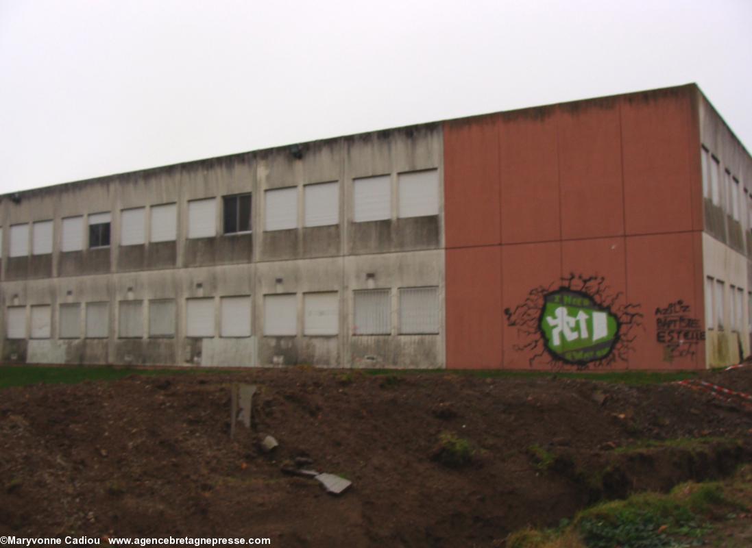 L'ancien collège Anne de Bretagne de Saint-Herblain sera démoli bientôt. L'ancien collège Anne de Bretagne de Saint-Herblain sera démoli bientôt.