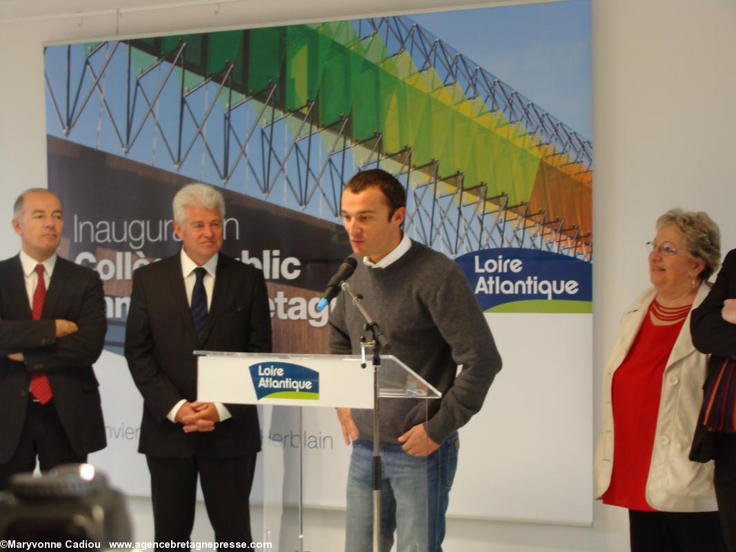 Discours d'Adrien Hardy. Collège Anne de Bretagne Saint-Herblain. Discours d'Adrien Hardy. Collège Anne de Bretagne Saint-Herblain.