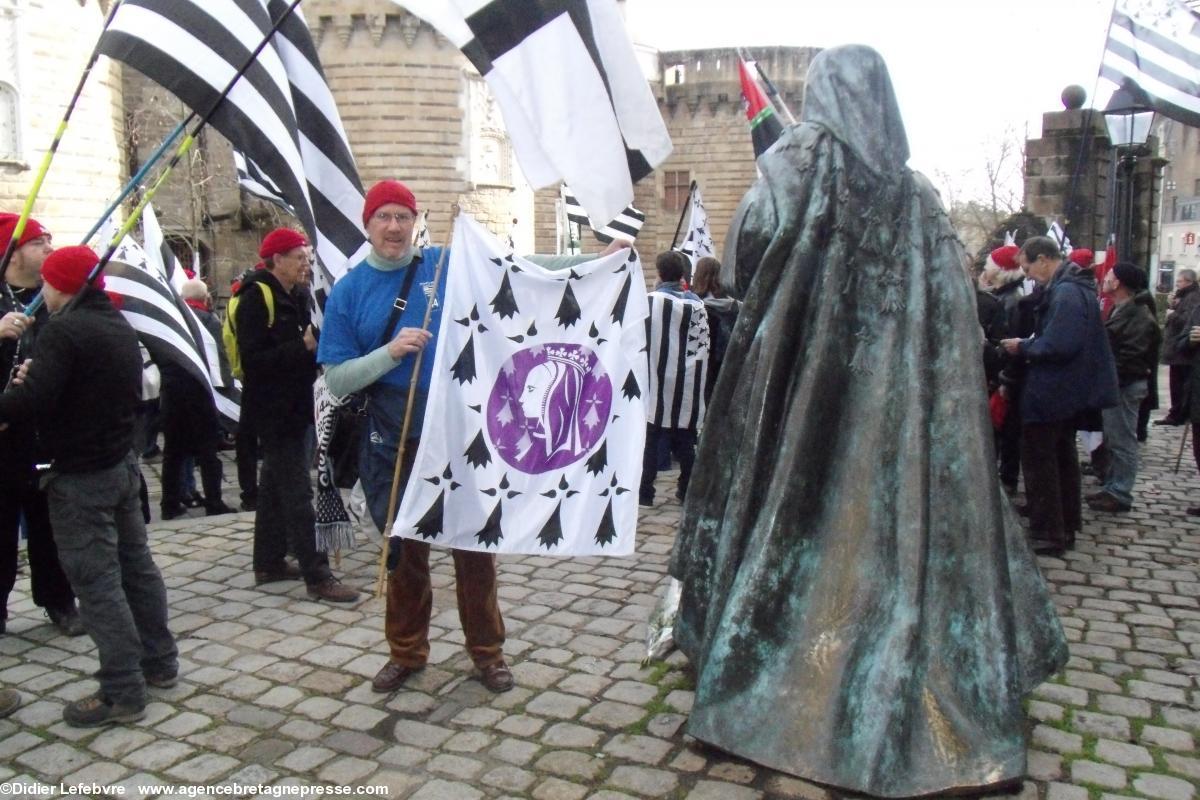 D. Ar Gov, fanatique de la Duchesse Anne. D. Ar Gov, fanatique de la Duchesse Anne.