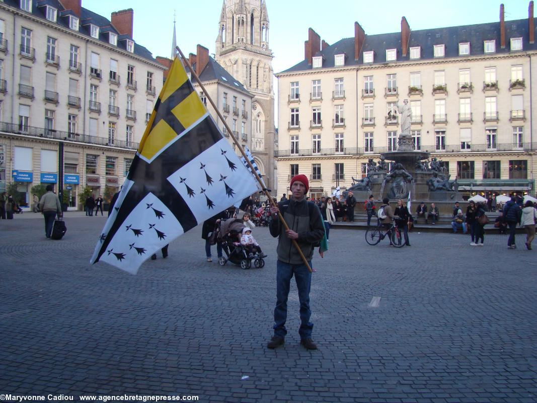 Très grand drapeau du Pays de Retz. Très grand drapeau du Pays de Retz.