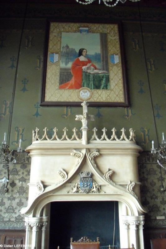 au-dessus de la cheminée, Anne de Bretagne, réalisée par Louise Abbéma