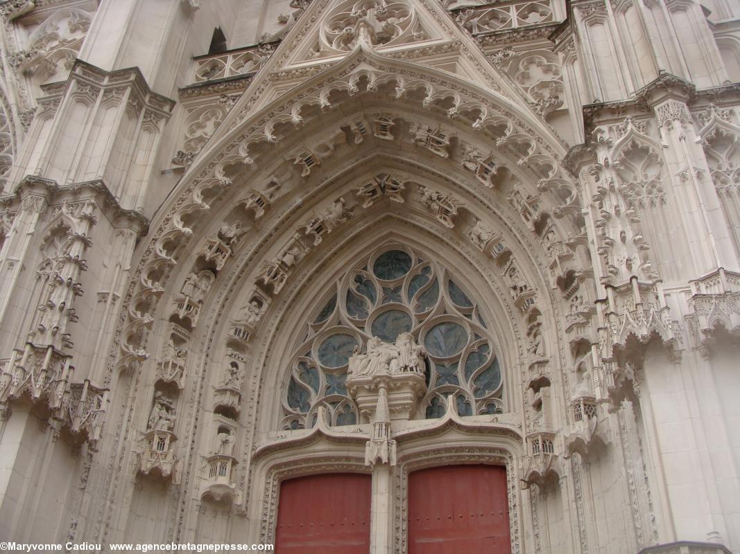 Cathédrale de Nantes. Portail sud dit de Saint-Yves. Cathédrale de Nantes. Portail sud dit de Saint-Yves.