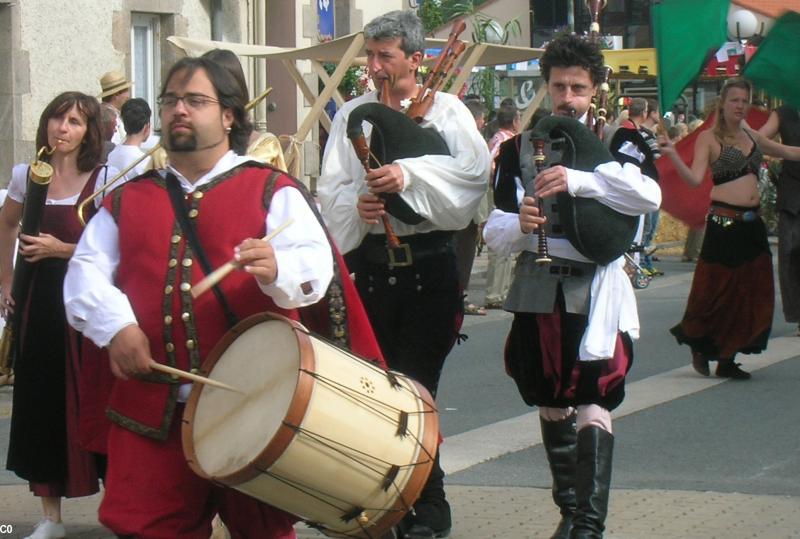 La Compagnie Outre Mesure. Site Fêtes Renaissance.