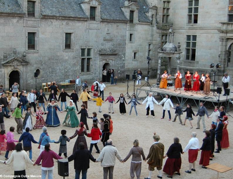 La Compagnie Outre Mesure. La Compagnie Outre Mesure.