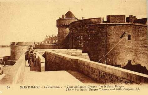 La tour Quic en Groigne à Saint Malo. Coll. particulière.