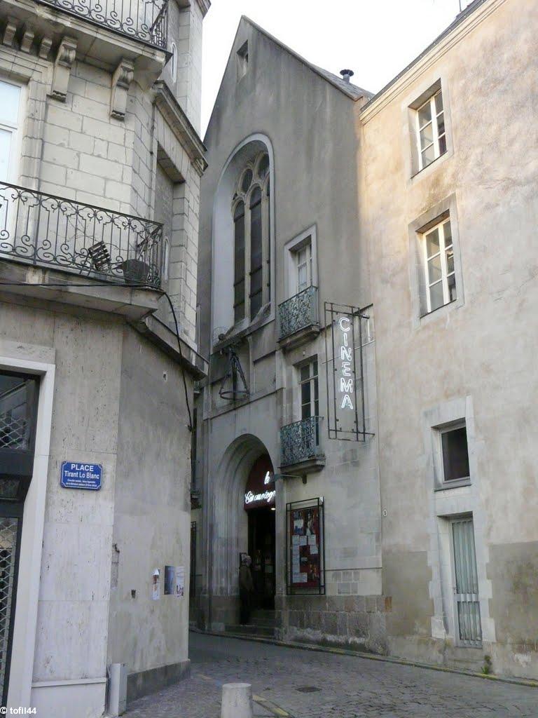 Le Cinématographe. Dans une ancienne chapelle.