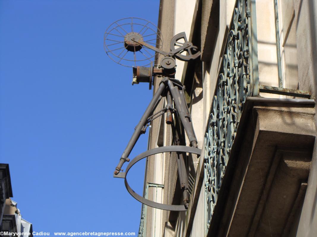 Le Cinématographe. Une enseigne curieuse.