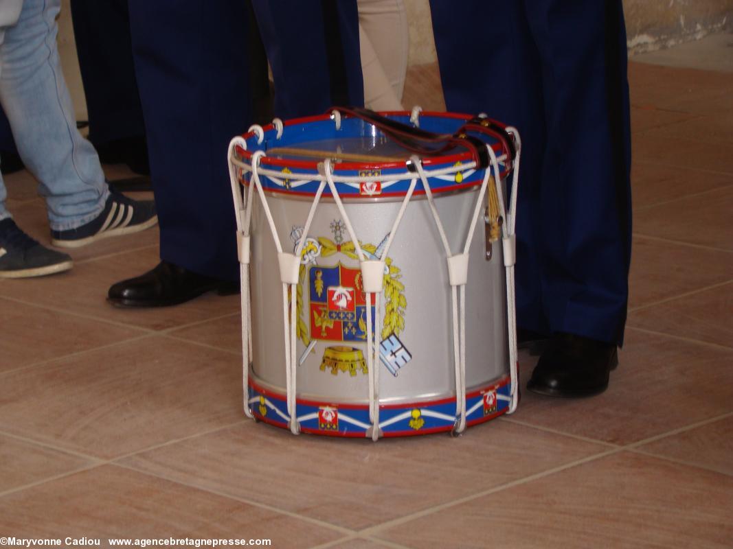 Un tambour de la Garde républicaine. Un tambour de la Garde républicaine.