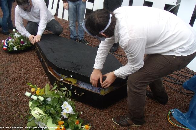 Nantes - manifestation pour la réunification - 28 juin 2014. Hop, dans la boîte Nantes - manifestation pour la réunification - 28 juin 2014. Hop, dans la boîte