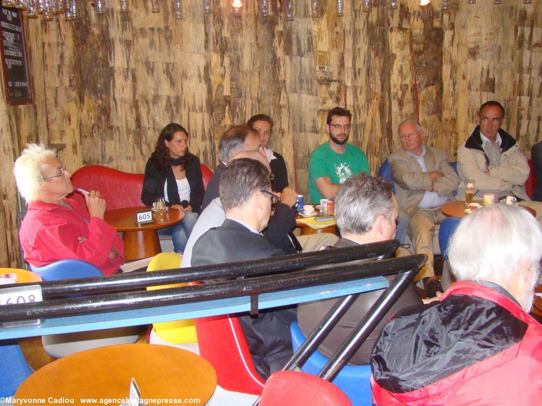 Nantes - manifestation pour la réunification - 28 juin 2014. DU monde à la conférence de presse d'avant manif' Nantes - manifestation pour la réunification - 28 juin 2014. DU monde à la conférence de presse d'avant manif'