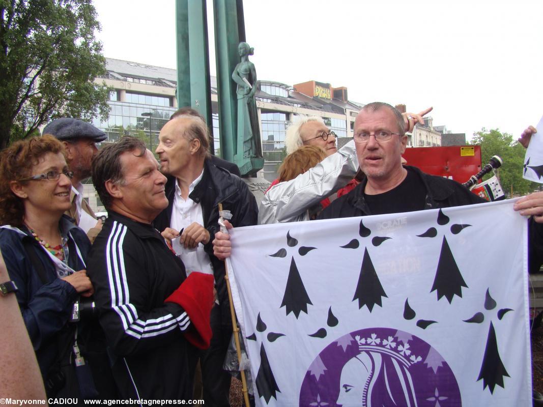 Nantes - manifestation pour la réunification - 28 juin 2014. Anne de Bretagne. "cette famme merveilleuse" Nantes - manifestation pour la réunification - 28 juin 2014. Anne de Bretagne. "cette famme merveilleuse"