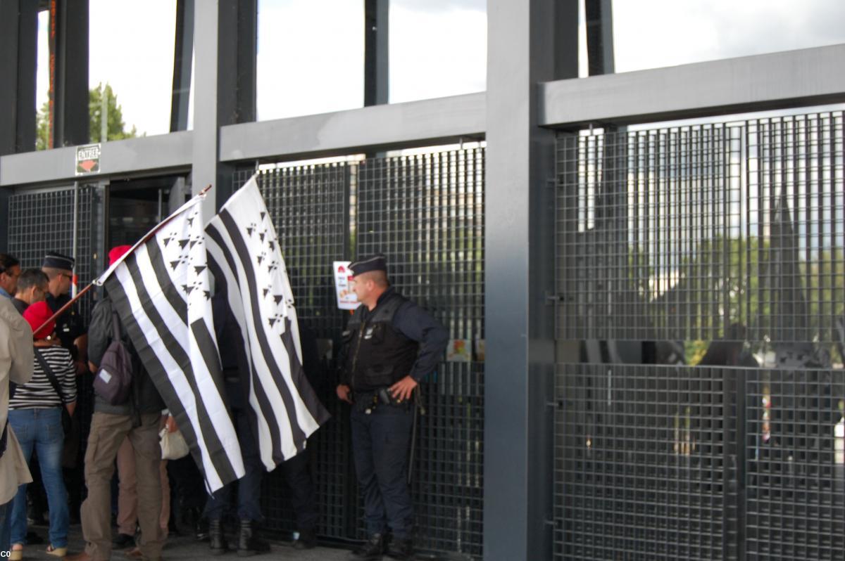 Audience Bonnets rouges Nantes 4-8-14 Audience Bonnets rouges Nantes 4-8-14