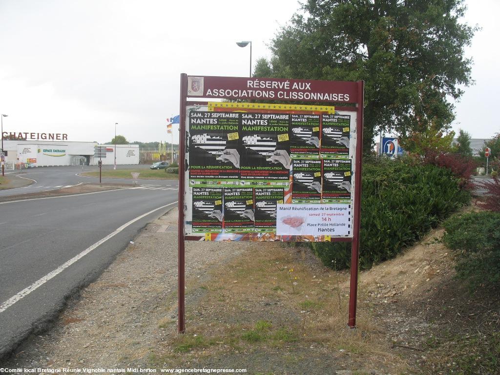 Affiches pour Manif 27-09-2014 à Clisson zone commerciale. Affiches pour Manif 27-09-2014 à Clisson zone commerciale.