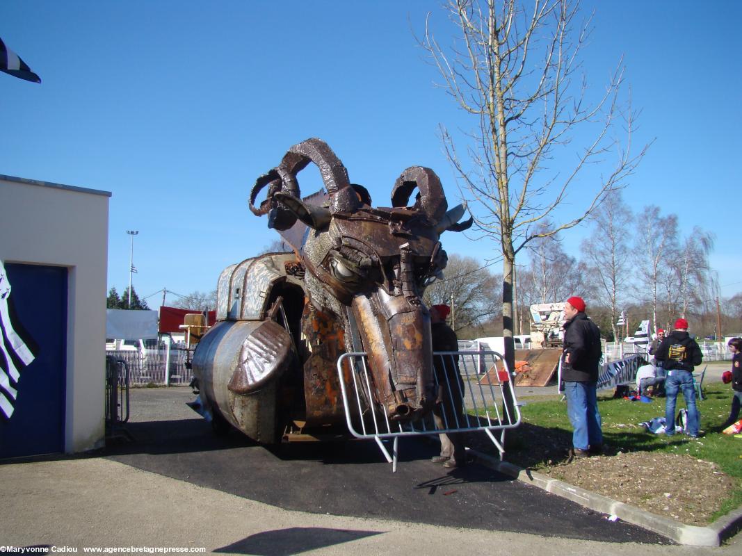 Vue générale du <i>Maout</i> à Morlaix le 8 mars 2014.