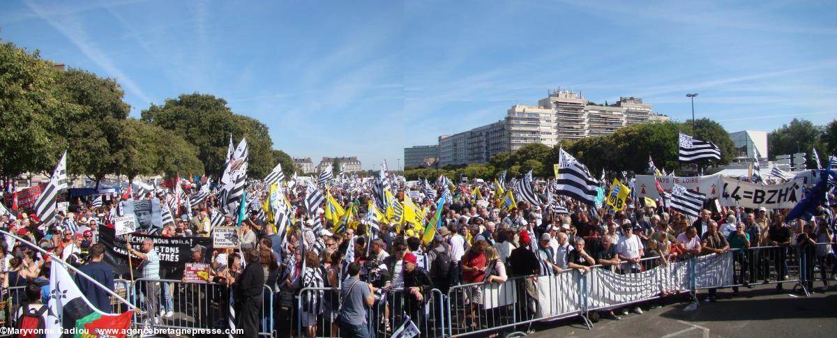 Nantes le 27 septembre 2014. Panoramique à 14 h 30. Bien avant l'arrivée de tous. Nantes le 27 septembre 2014. Panoramique à 14 h 30. Bien avant l'arrivée de tous.