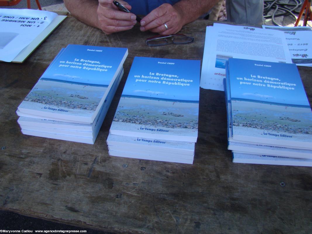 <i>La Bretagne, un horizon démocratique pour notre République</i>, préface de Romain Pasquier. Le Temps éditeur, 2014. <i>La Bretagne, un horizon démocratique pour notre République</i>, préface de Romain Pasquier. Le Temps éditeur, 2014.