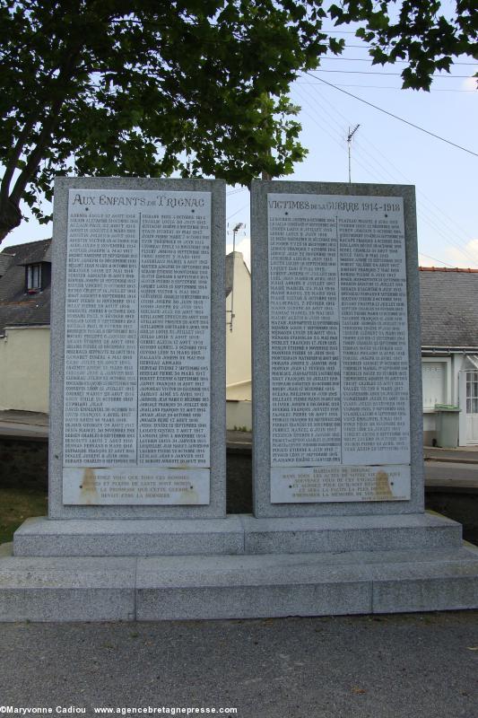 Puisque nous sommes en 2014, vue sur le monument aux morts de Trignac pendant la Grande Guerre... 5.679 habitants au premier recensement de 1921. 49 noms par colonne complète soit ici 194 noms... Puisque nous sommes en 2014, vue sur le monument aux morts de Trignac pendant la Grande Guerre... 5.679 habitants au premier recensement de 1921. 49 noms par colonne complète soit ici 194 noms...
