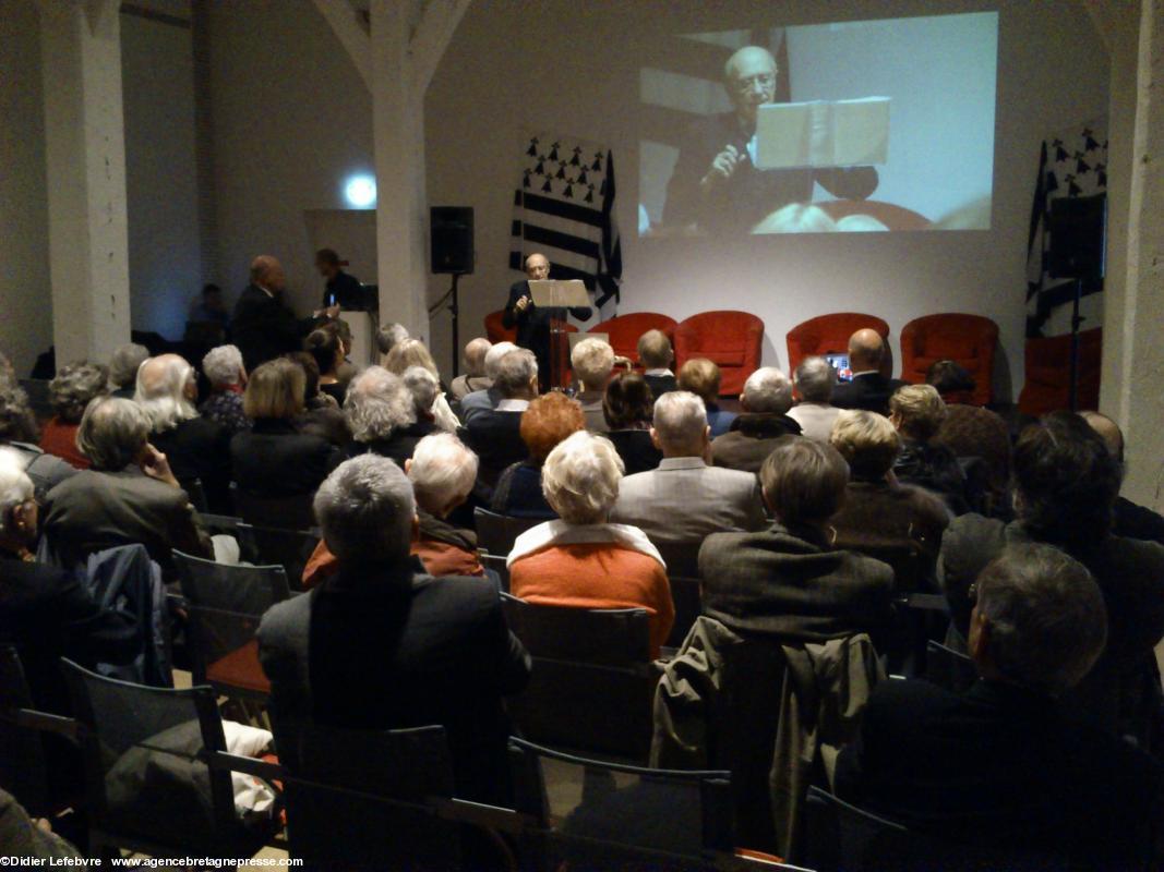 Une partie de la salle pendant l'exposé de Tibor-Louis Leh. Colloque de l'ICB 15 nov. 2014. Une partie de la salle pendant l'exposé de Tibor-Louis Leh. Colloque de l'ICB 15 nov. 2014.