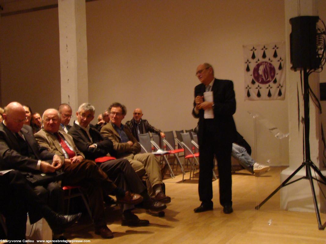 Tibor-Louis Leh dans la lumière. Colloque de l'ICB 15 nov. 2014. Tibor-Louis Leh dans la lumière. Colloque de l'ICB 15 nov. 2014.