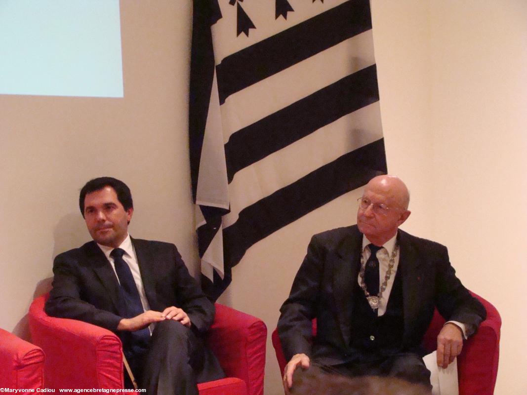 Stéphane Junique et Yves Lainé à la cérémonie des Hermines 2014. Nantes. Stéphane Junique et Yves Lainé à la cérémonie des Hermines 2014. Nantes.