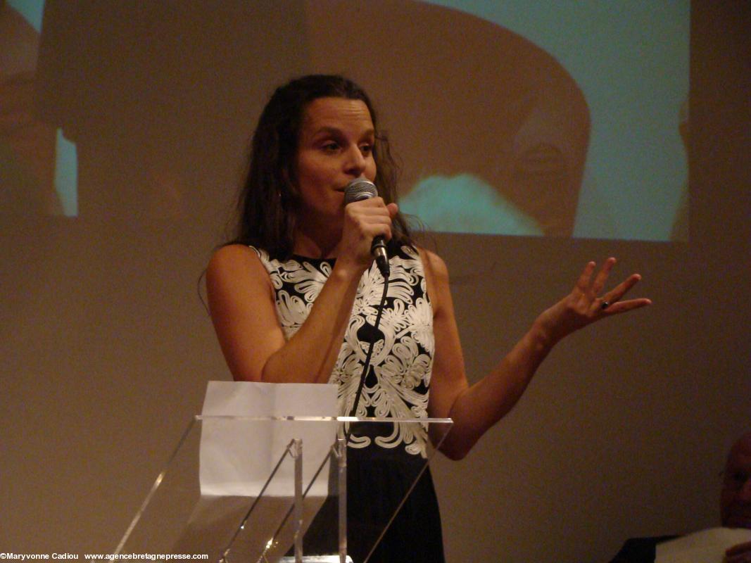 Clarisse Lavanant chante deux chansons de Glenmor à la Cérémonie des Hermines 2014. Nantes. Clarisse Lavanant chante deux chansons de Glenmor à la Cérémonie des Hermines 2014. Nantes.