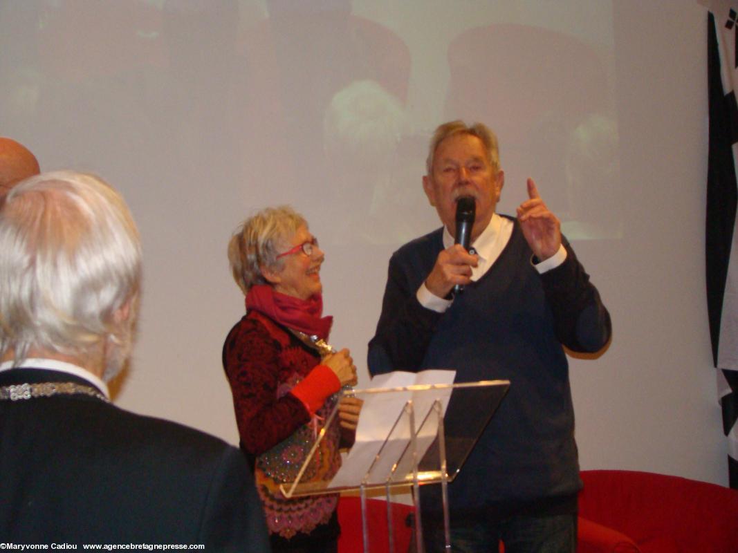 Nicole Le Garrec : <i>Il avait dit qu'il dirait un mot !</i> Nicole Le Garrec : <i>Il avait dit qu'il dirait un mot !</i>