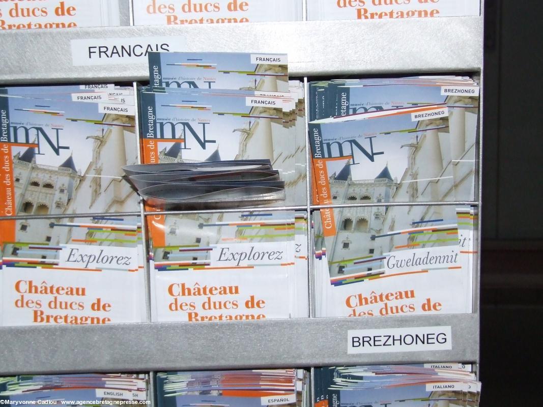 Prospectus en breton déjà en février 2008 et depuis bien avant. Prospectus en breton déjà en février 2008 et depuis bien avant.