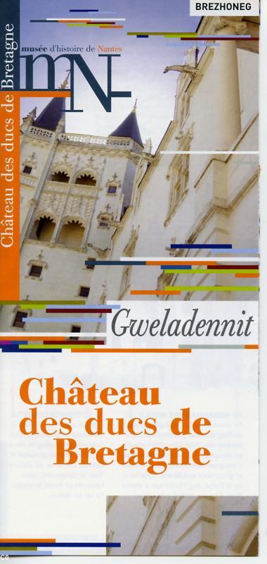 Il remplace celui-ci dans toutes les langues par la magie pédélienne (des Pays de la Loire) qui n'a de cesse d'effacer toute l'histoire et la culture bretonnes en Loire-Atlantique. Évidemment inutile de demander la version en breton... Il remplace celui-ci dans toutes les langues par la magie pédélienne (des Pays de la Loire) qui n'a de cesse d'effacer toute l'histoire et la culture bretonnes en Loire-Atlantique. Évidemment inutile de demander la version en breton...