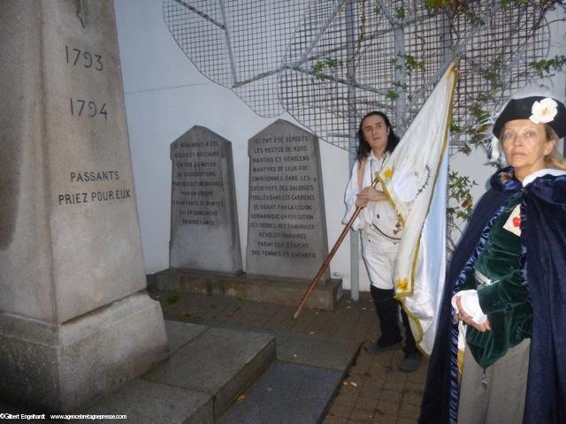 Noyades de Nantes. Entrepôts des cafés. Plaques mémorielles et monument. Noyades de Nantes. Entrepôts des cafés. Plaques mémorielles et monument.