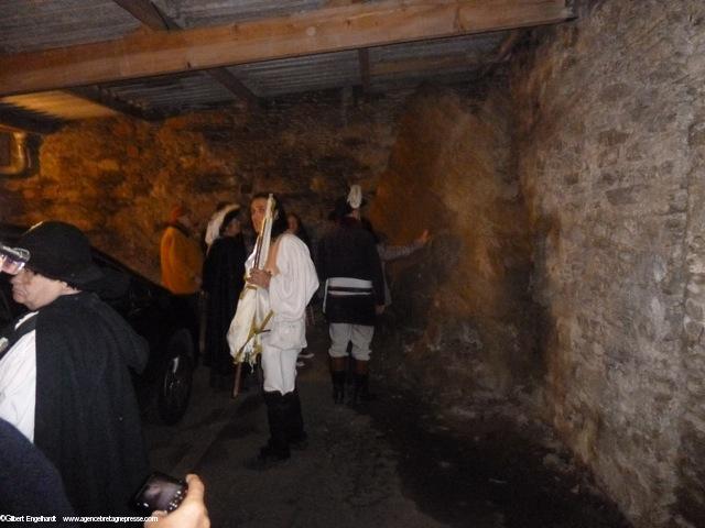 Noyades de Nantes. Entrepôts des cafés. La prison, un cachot. Noyades de Nantes. Entrepôts des cafés. La prison, un cachot.