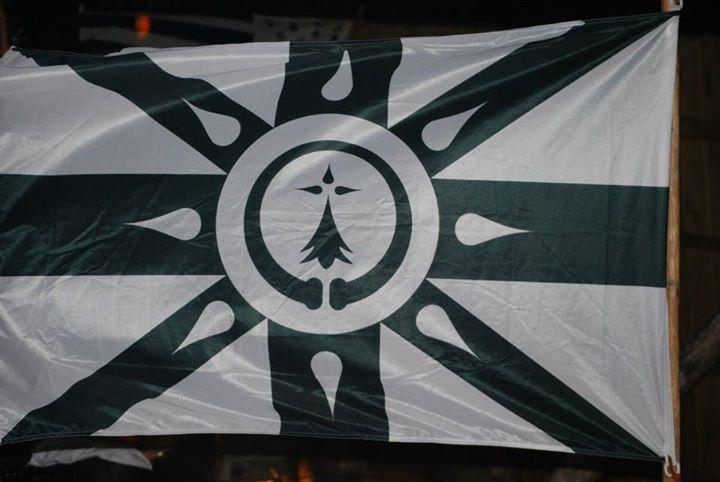 Drapeau de MAB-Koad Sav Pell, sur le site historique de la bataille de Saint-Aubin du Cormier.