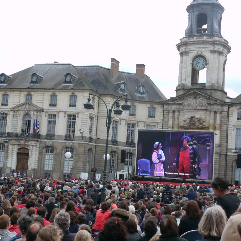 La Cenerentola en plein air sur la place de la marie de Rennes