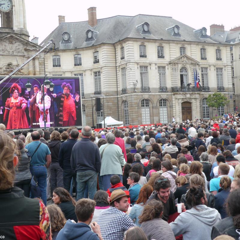 La Cenerentola en plein air sur la place de la marie de Rennes