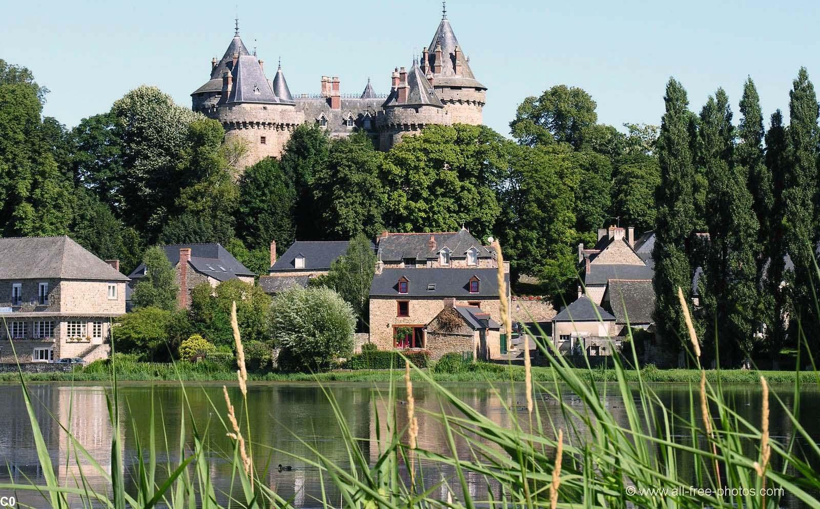 Combourg photo : http://www.all-free-photos.com