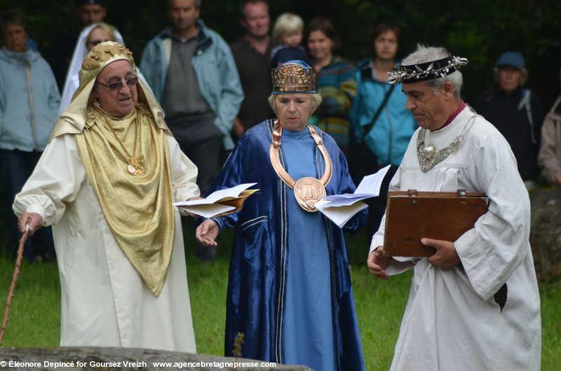 The Archdruid of Wales Jim Parc Nest, the Grand Bard of Cornwall Maureen Fuller, the Grand Druid of Brittany Per-Vari Kerloc'h are going to celebrate the annual Gorsedd digor, this year in Brasparts, July 19th 2015.
