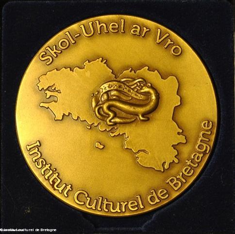 Médaille de l'Institut culturel de Bretagne.